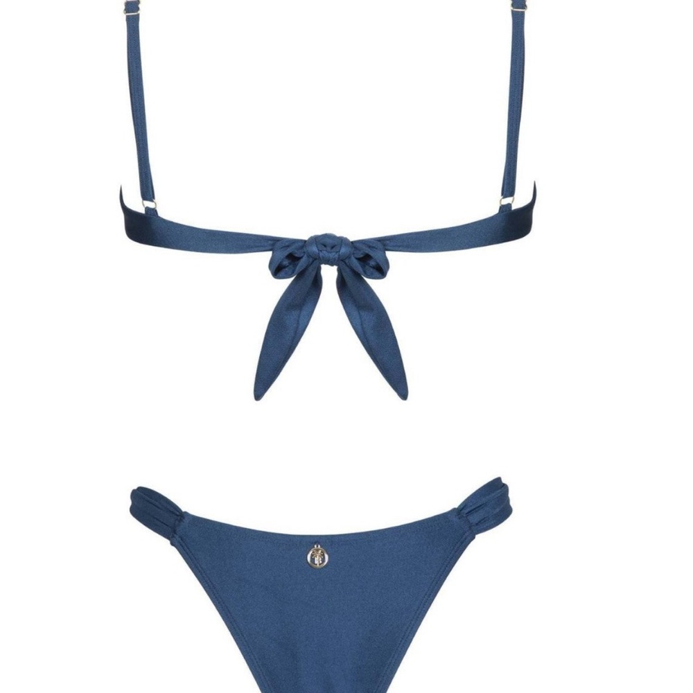 Minimalist Blue Bikini with Textured Details - Picture 2 of 2